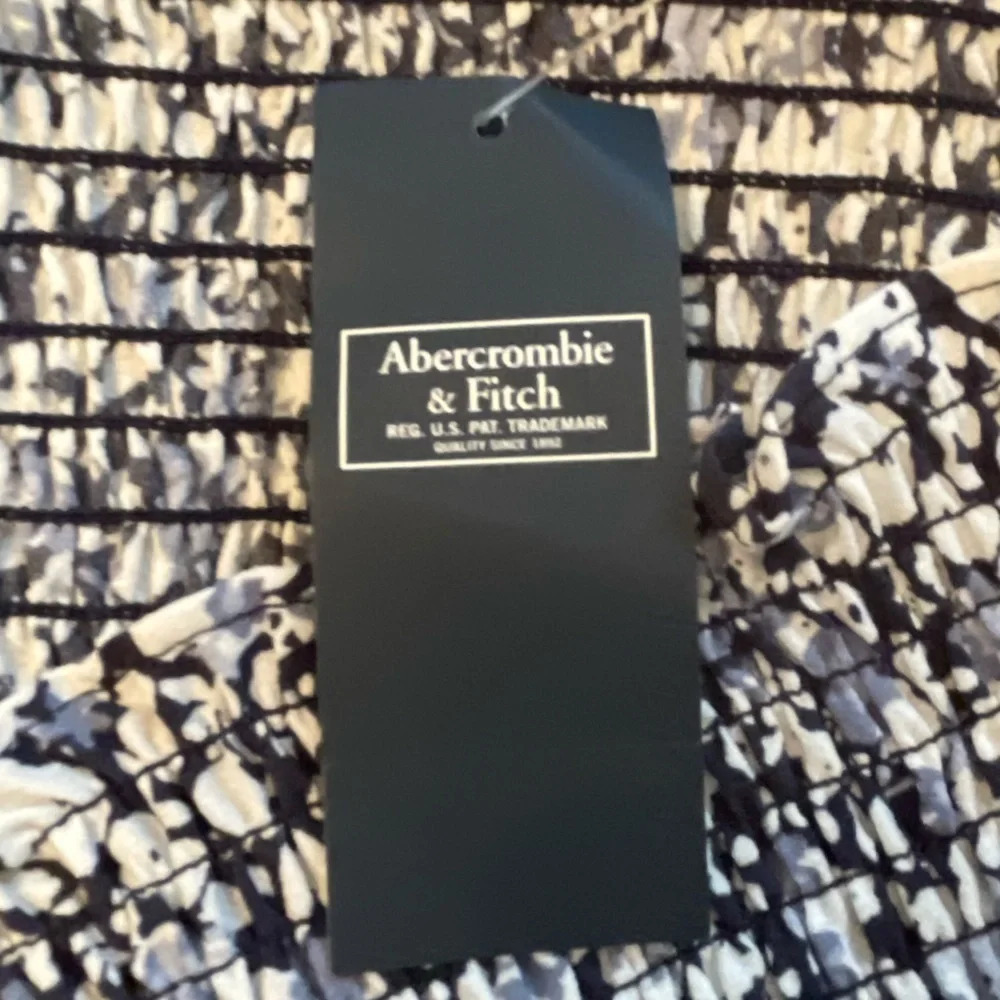 Abercrombie&Fitch Top Womens Medium Floral Smocked Cropped Puff Whimsical Fairy - Picture 10 of 11